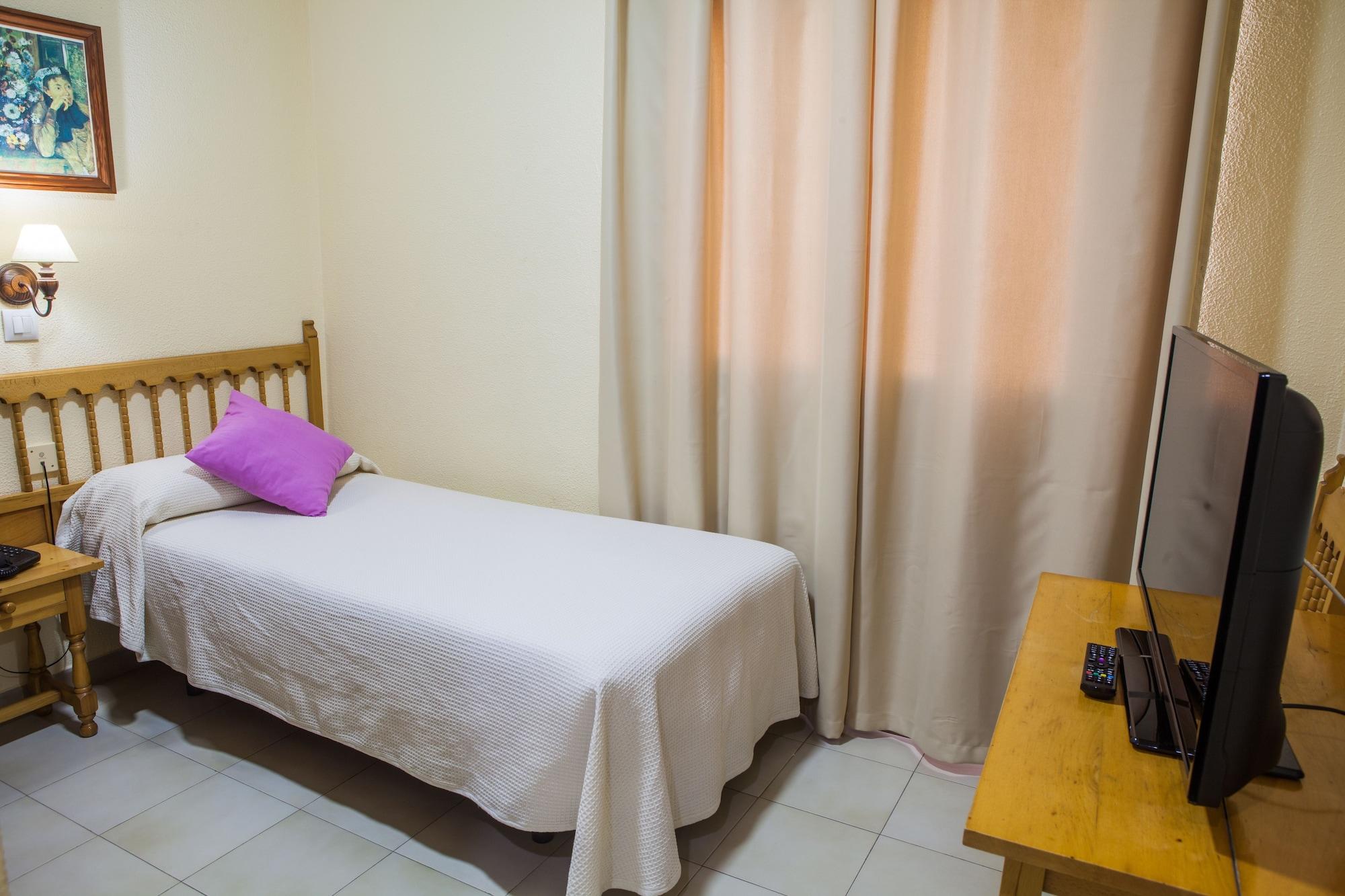 Hotel Tres Jotas Conil 科尼尔-德拉弗龙特拉 外观 照片