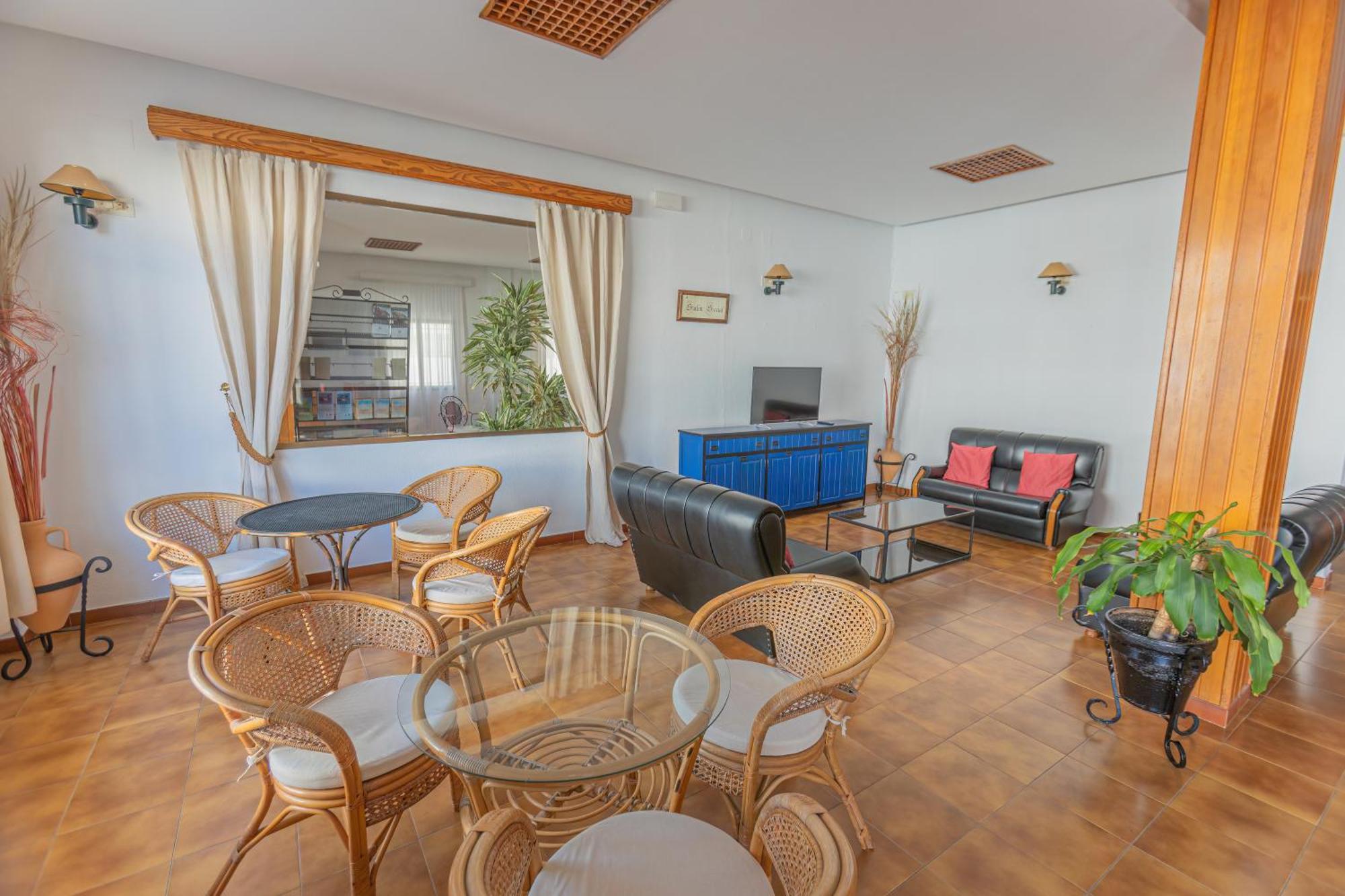 Hotel Tres Jotas Conil 科尼尔-德拉弗龙特拉 外观 照片