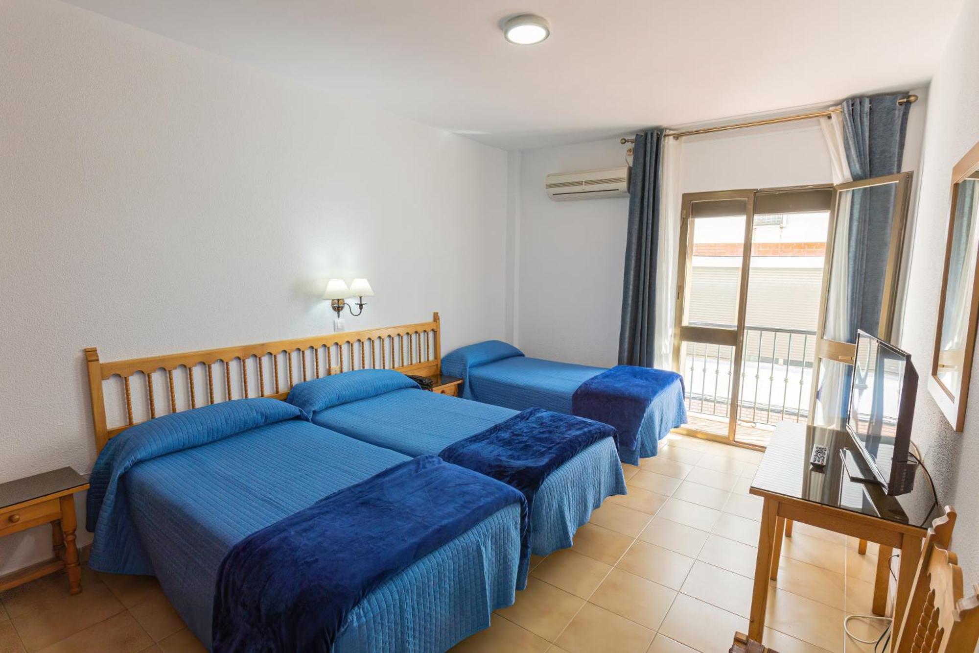 Hotel Tres Jotas Conil 科尼尔-德拉弗龙特拉 外观 照片