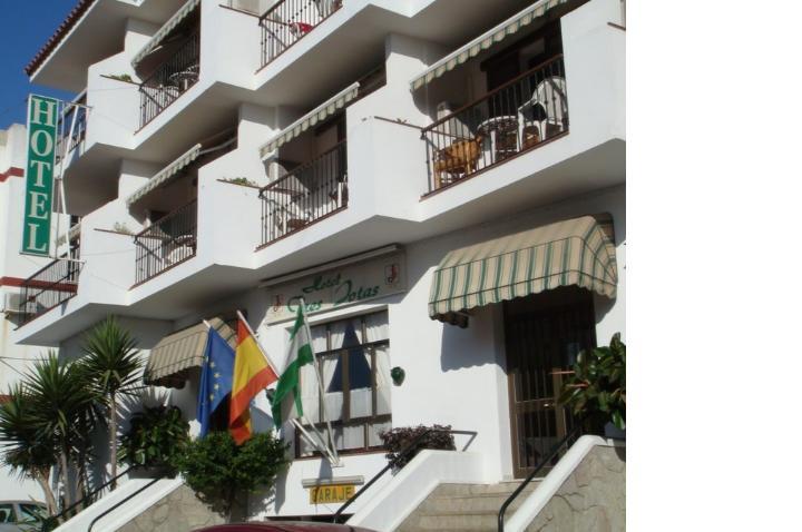 Hotel Tres Jotas Conil 科尼尔-德拉弗龙特拉 外观 照片