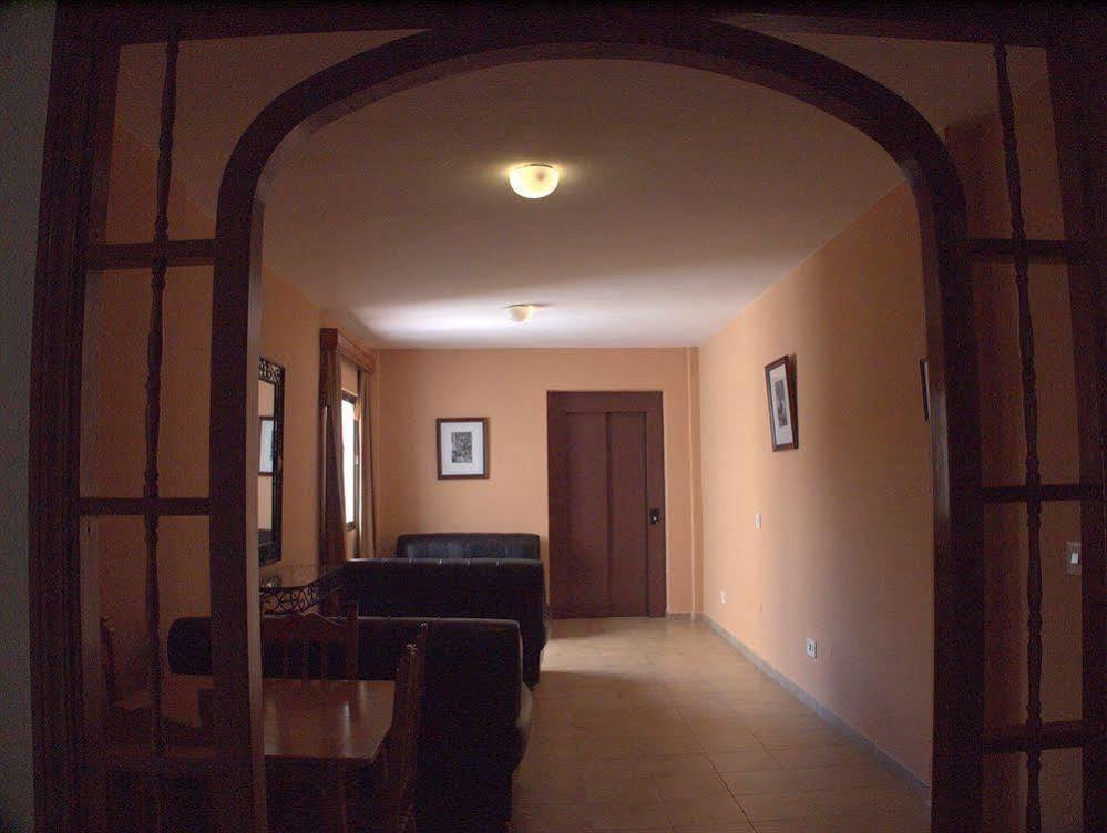 Hotel Tres Jotas Conil 科尼尔-德拉弗龙特拉 外观 照片