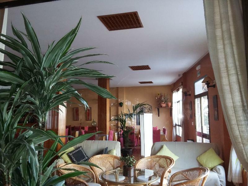 Hotel Tres Jotas Conil 科尼尔-德拉弗龙特拉 外观 照片
